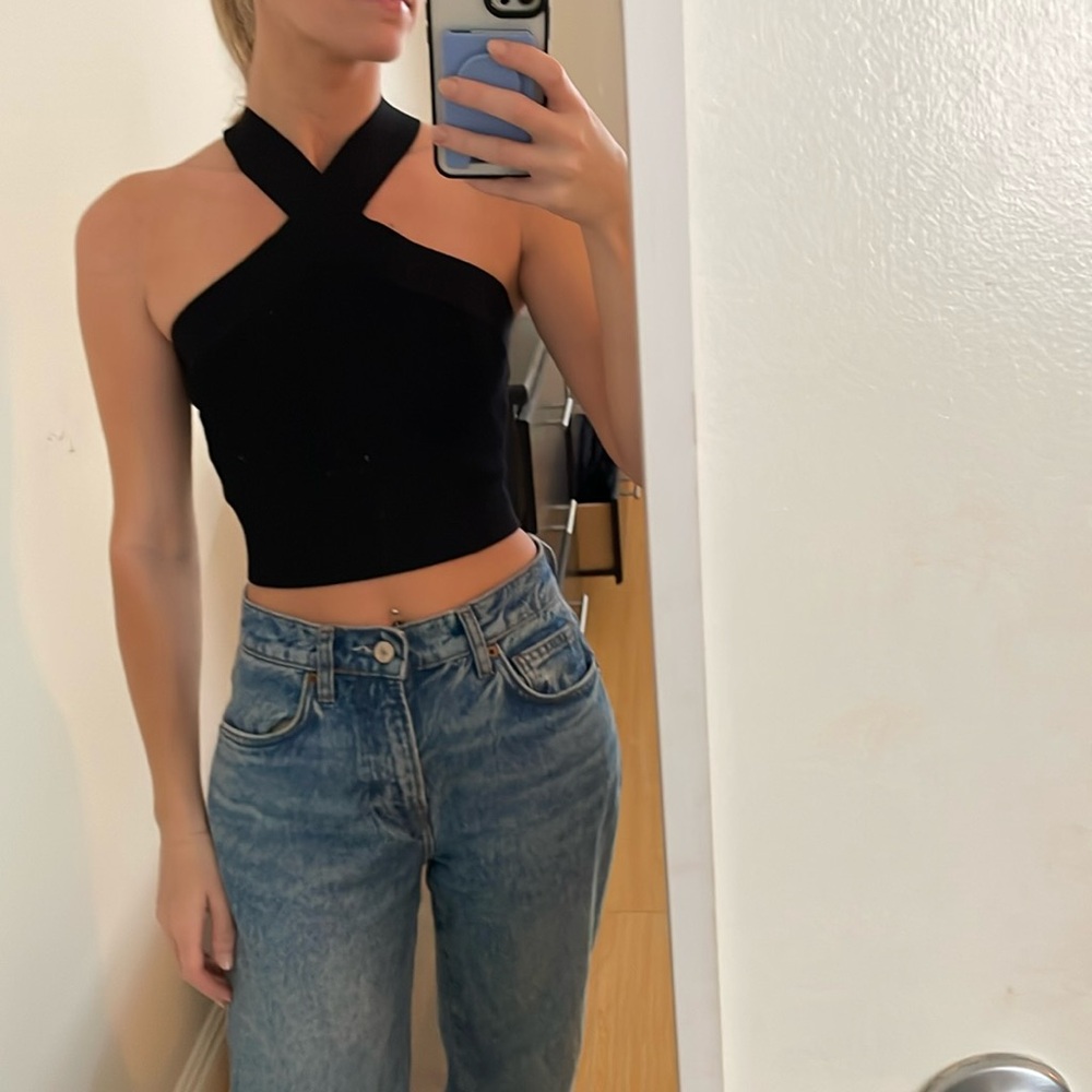 Cross neck black crop top